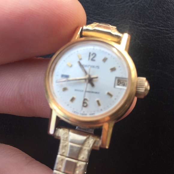 Swiss 10K gold plated watch - Picture 2 of 3